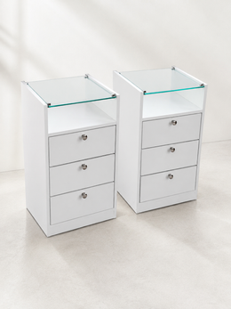 Mesa de Cabeceira Line — 3 Gavetas com Vidro