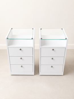 Mesa de Cabeceira Line — 3 Gavetas com Vidro