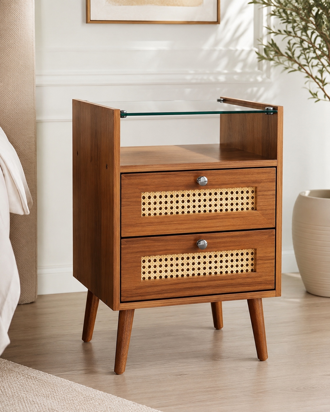 Mesa de Cabeceira Nobre em madeira com rattan