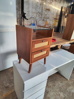 Mesa de Cabeceira Nobre — Palhinha & Vidro